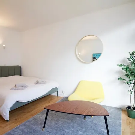 Beautiful And Bright Avlouise