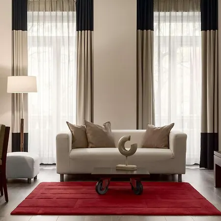 Nh Collection Centre Hotel 4*