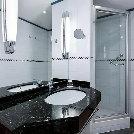 Nh Collection Centre Hotel 4*