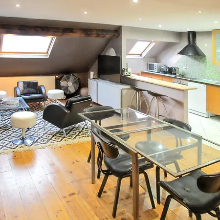 Spacious With View In 100 M² + Terrace شقة
