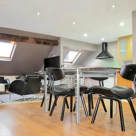 Spacious With View In 100 M² + Terrace