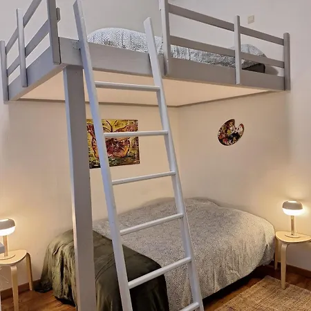 Alicia's Duplex European Quarter アパート