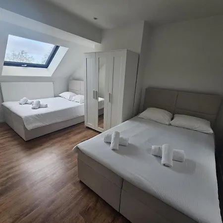 Velvet House Villa *