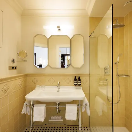 Hotel Fleur De 4*