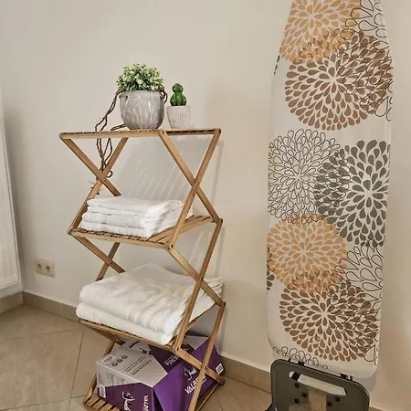 Proche Du Centre De 5 Personnes *