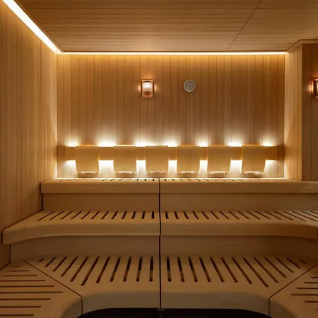 Ξενοδοχείο Corinthia Grand Astoria 5*