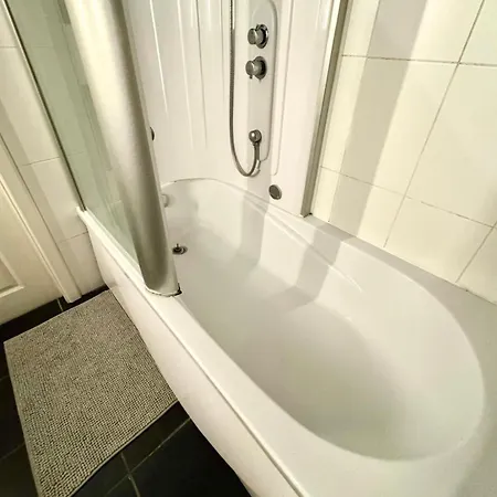 Downtown Spacious Design Loft * בריסל