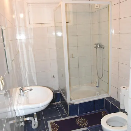 1 Confort Gare De L'ouest * Brüssel