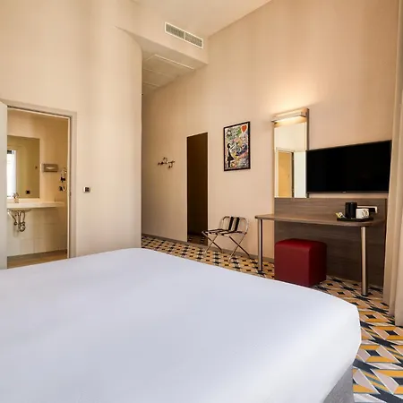 Alma Grand Place 3*