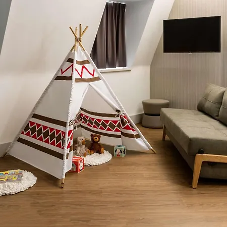 Nh Carrefour De L'europe Hotell 4*