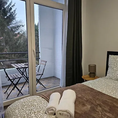 With Terrace 2 בריסל