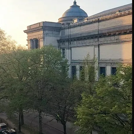 Apartment Cinquentenaire