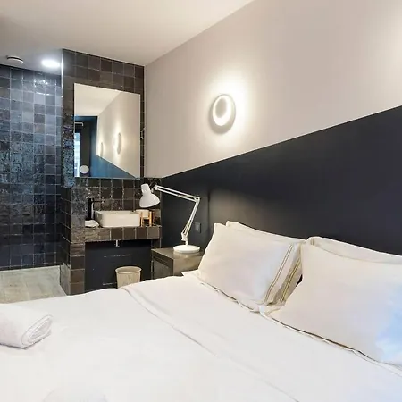 Town House 4 Bedrooms * בריסל