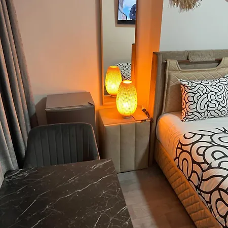 Cozy Havens In The Heart Of ゲストハウス