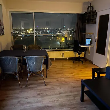 Apartment Bel Confort Au Centre-ville Avec Parking Prive Brussels