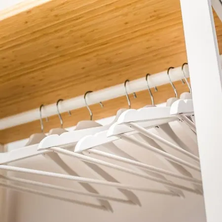 Spacious And Chic 1br - Separate Kitchen & Washer Апартаменты Брюссель