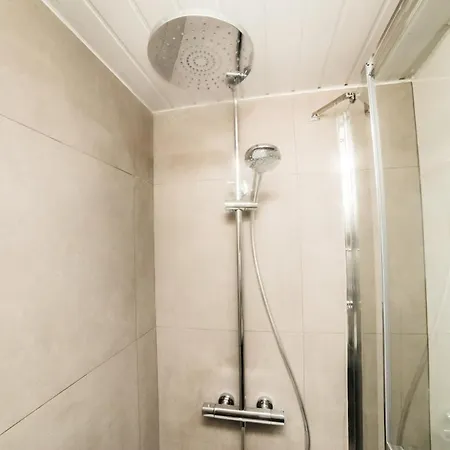 Spacious And Chic 1br - Separate Kitchen & Washer דירה