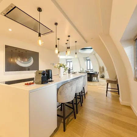 Triplex Penthouse In Centre *