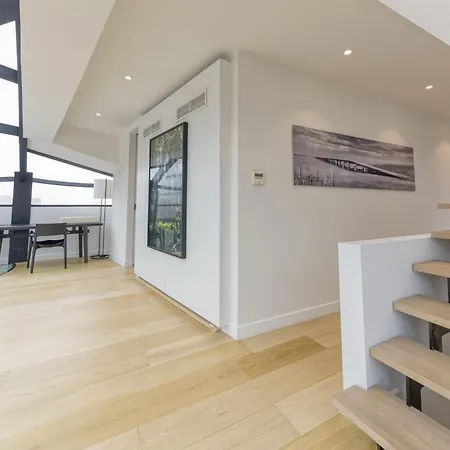 Triplex Penthouse In Centre 브뤼셀