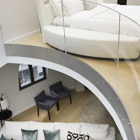 Triplex Penthouse In Centre * بروكسل