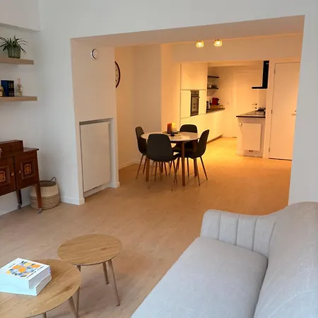 Maison d'hôtes Spacious With Private Bathroom Woluwe-Saint-Pierre