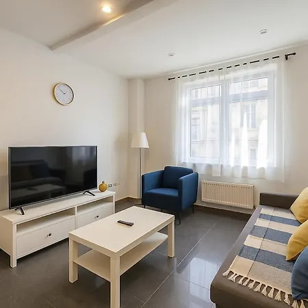 Cosy Midi Station Apartment *