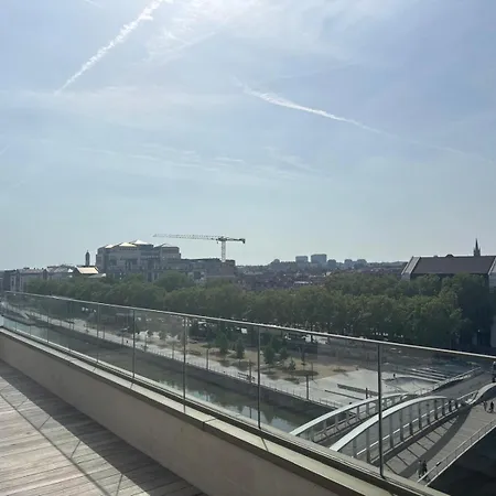 Lägenhet Splendid Penthouse In Center With Water View