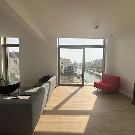 Splendid Penthouse In Center With Water View Apartment Brüssel