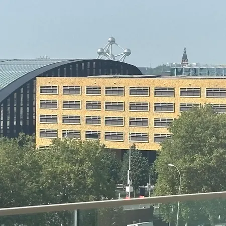 Splendid Penthouse In Center With Water View Brüssel