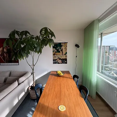 Centrally Located And Bright Home With A View * Brussels