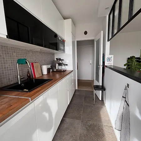 Centrally Located And Bright Home With A View Brussels