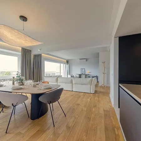 Penthouse With Private Cinema * Bryssel