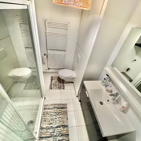 Center Apartment *