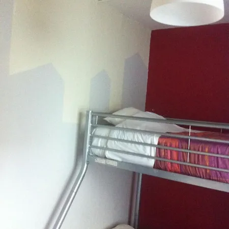 The82 Louise Hostel Ixelles