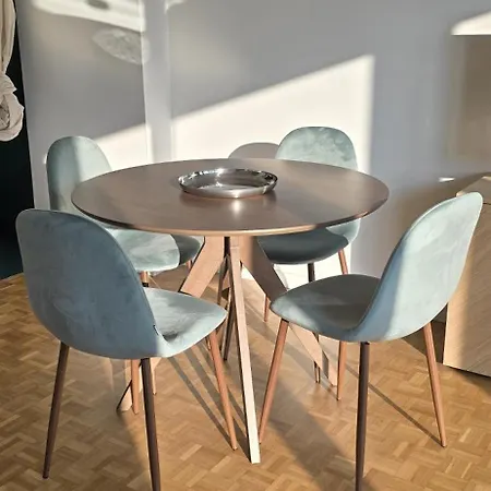 Fernand Cocq Elegant Lejlighed *