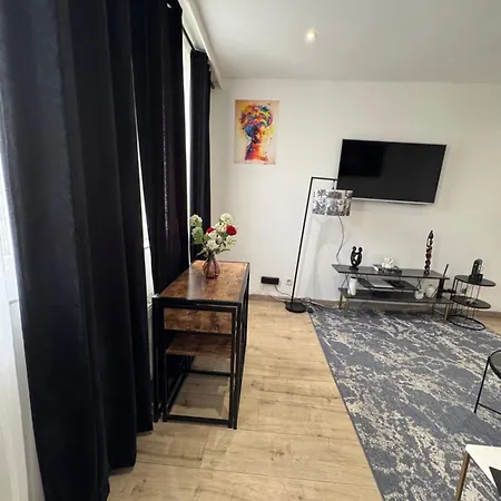 Sanctuary Apartment *