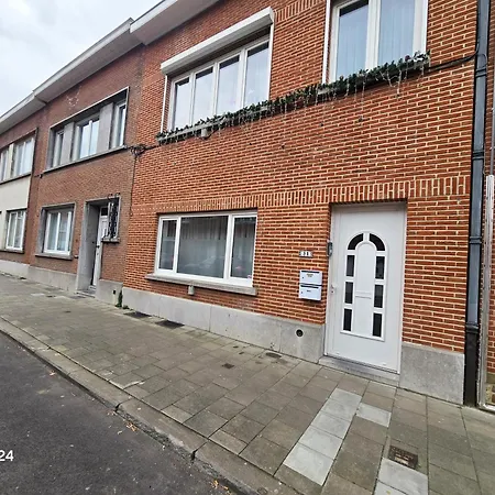 Cosy 2 Bedroom With Private Garden *