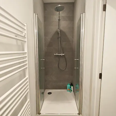 Cosy 2 Bedroom With Private Garden Bruxelles