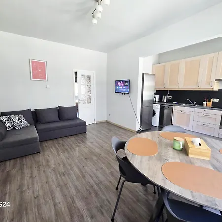 Апартаменты Splendid 2 Bedroom In Etterbeek Брюссель