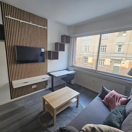 Pierre Et Marie Curie Apartment Brussels