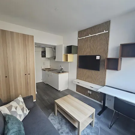 Pierre Et Marie Curie Apartment Brussels