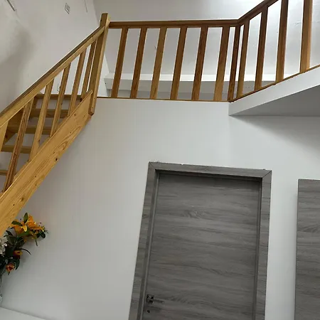 Apartment Duplex *