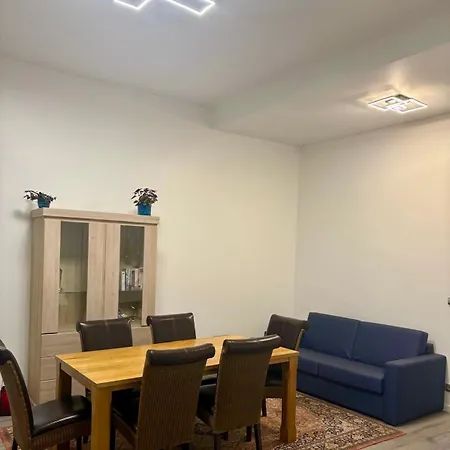 Modern 1 Bedroom With Ac & Sofa Bed דירה