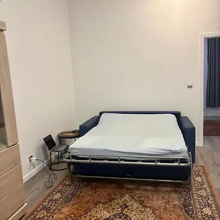 דירה Modern 1 Bedroom With Ac & Sofa Bed בריסל