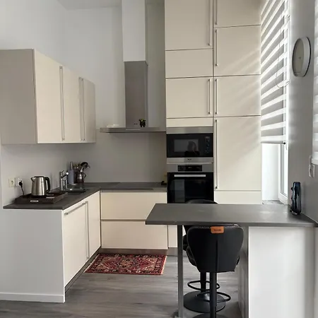 Modern Comfort 1 Bedroom And Sofa Bed Appartement *