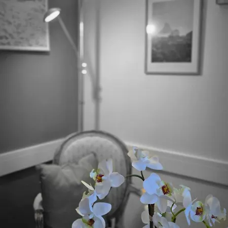 Cosy Louise Apartment *