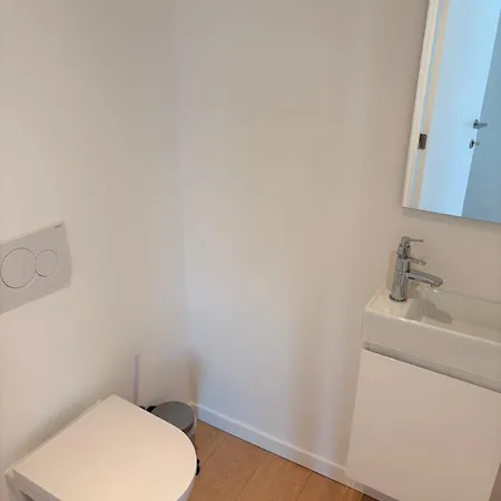 Penzion Bright And Minimalist Private Bedroom Montgomery Area