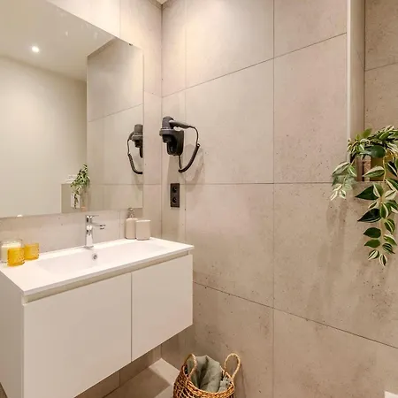 Hotel apartamentowy At 3*