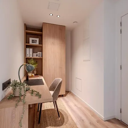 Hotel apartamentowy At 3*