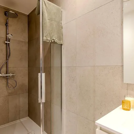 Hotel apartamentowy At 3*